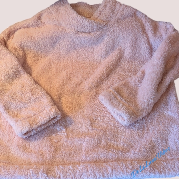 Jane & Bleecker Faux Pink Fur Pullover in Like New Condition Size Large. Comfort - Picture 3 of 8
